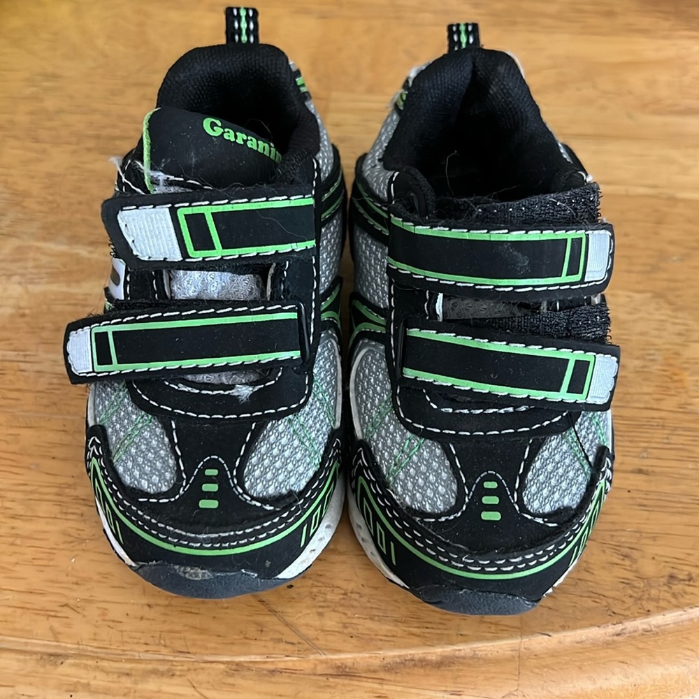 Garanimals toddler size 4 us sneakers